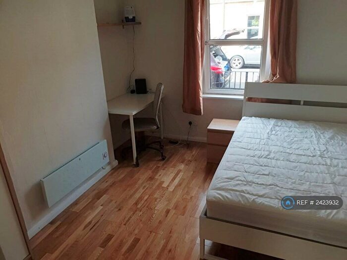 3 Bedroom Terraced House To Rent In Albany Road, Bath, BA2