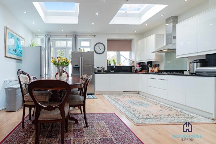 4 Bedroom Terraced House To Rent In Woodhouse Road, London, N12