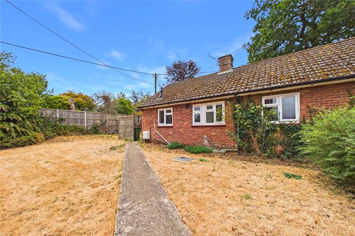 2 Bedroom Bungalow For Sale In Crawts Road, Overton, Basingstoke, Hampshire, RG25