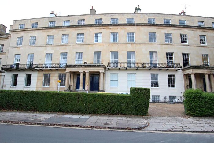 2 Bedroom Flat To Rent In Lansdown Crescent, Lansdown, Cheltenham, GL50