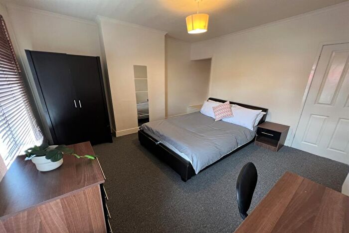 2 Bedroom Terraced House To Rent In Queens Road, Beeston, NG9