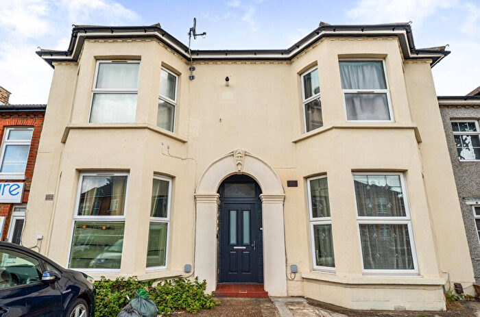 1 Bedroom Apartment For Sale In Argyle Road, Ilford, IG1