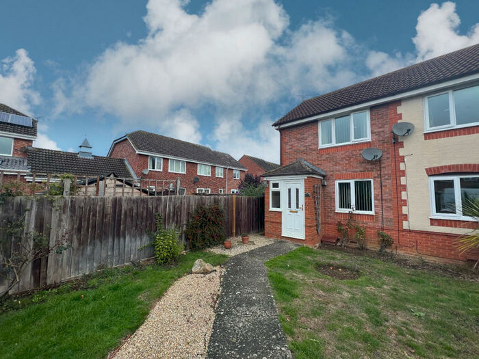 Houses for sale & to rent in SN3 5ED, Wheatstone Road, Covingham And