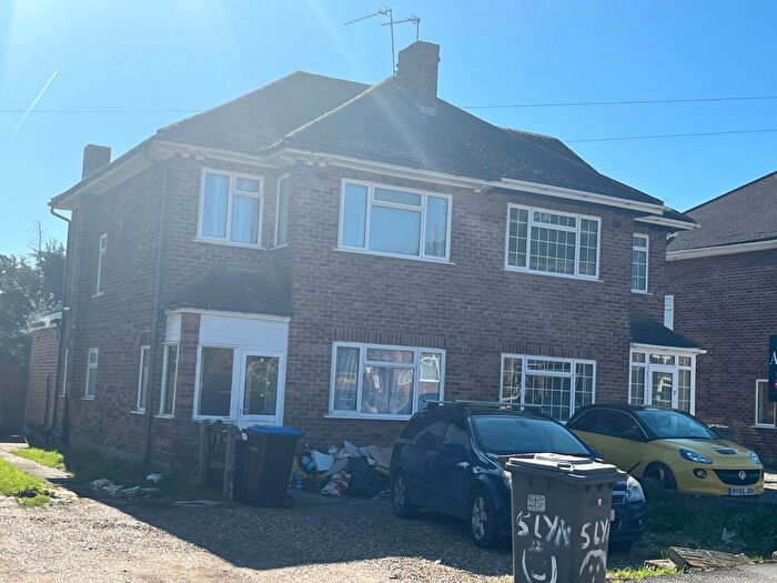 5 Bedroom Property To Rent In Lynwood Avenue, Egham, TW20