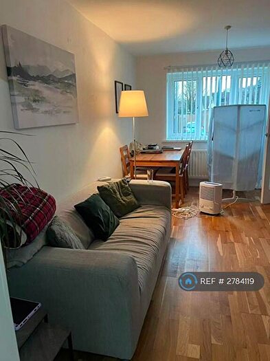 2 Bedroom End Of Terrace House To Rent In Oakridge, Cardiff, CF14