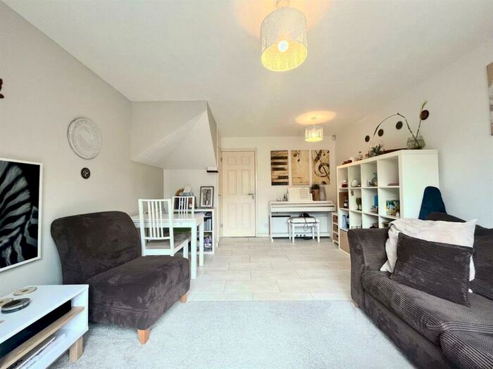 2 Bedroom House To Rent In Wilson Close, Bishop's Stortford, CM23