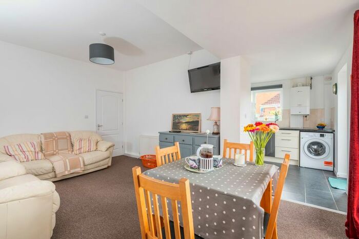 2 Bedroom Flat To Rent In Fairfields Drive, Moffat, YO30