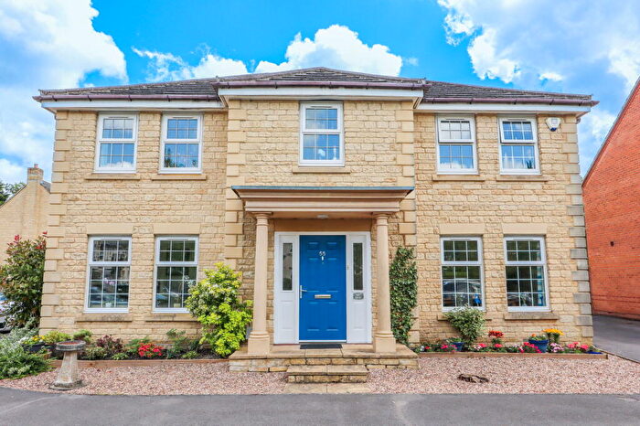 4 Bedroom Detached House For Sale In Lake View, Calne, SN11