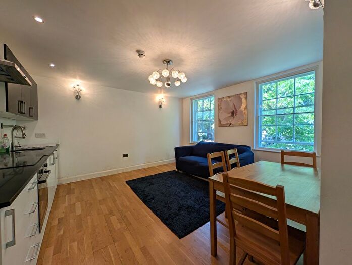 2 Bedroom Flat To Rent In London Road, Isleworth, TW7