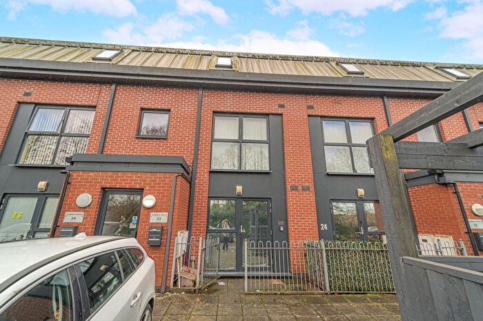 2 Bedroom Flat For Sale In Rodney Road, Newport, NP19