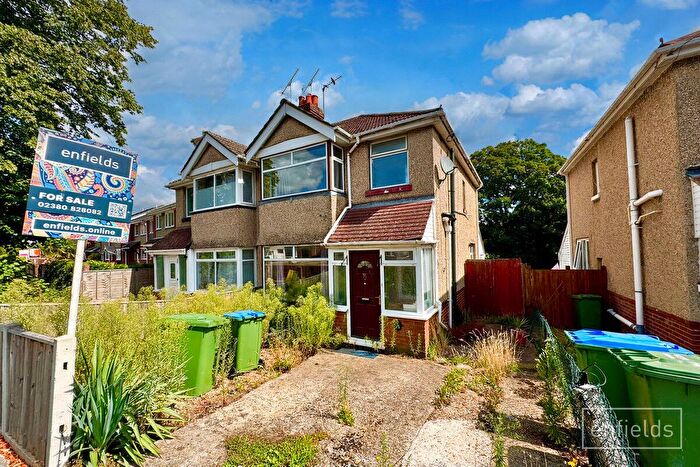 3 Bedroom Semi-Detached House For Sale In Romsey Road, Southampton, SO16
