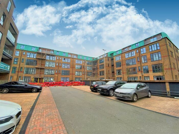 1 Bedroom Flat To Rent In Jessop Court, Brindley Place, Uxbridge, Middlesex, UB8
