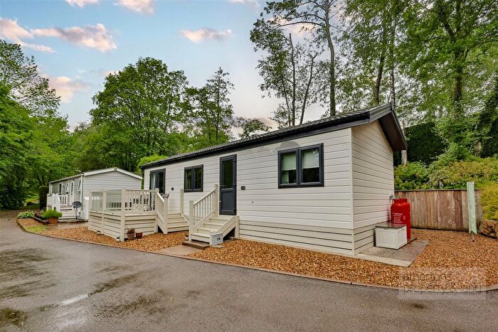 1 Bedroom Mobile/park Home For Sale In Willow Close, Shireburne Park, Waddington, Ribble Valley, BB7