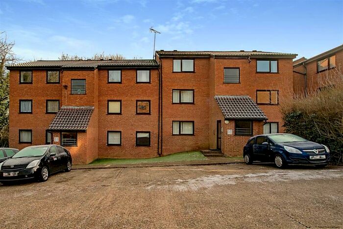 1 Bedroom Apartment To Rent In Valley Green, Hemel Hempstead, HP2