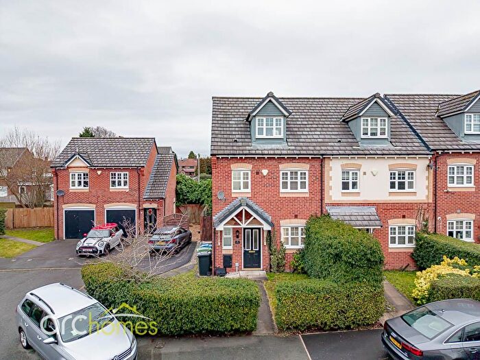 4 Bedroom Town House For Sale In Blakemore Park, Atherton, Manchester, M46