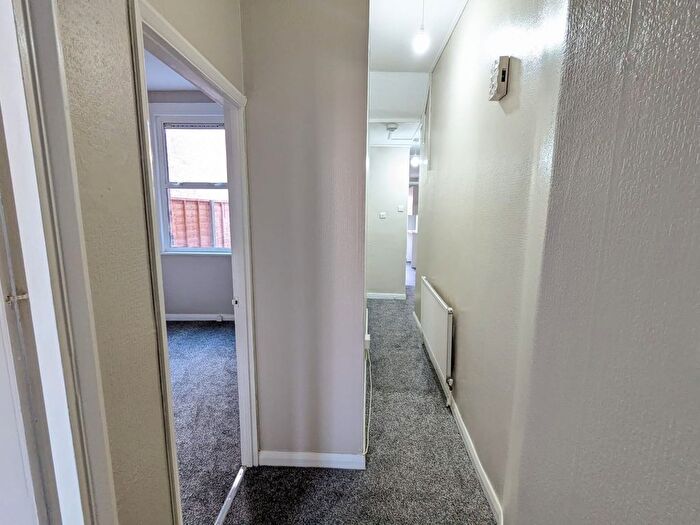1 Bedroom Flat To Rent In Sandringham Road, Willesden Green, London, NW2