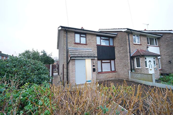 3 Bedroom Semi-Detached House To Rent In Northwood, Grays, RM16