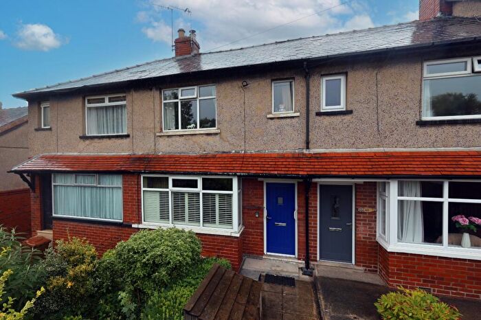 2 Bedroom Terraced House For Sale In Henshaw Lane, Yeadon, Leeds, West Yorkshire, LS19