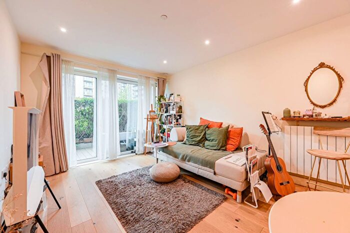 1 Bedroom Flat To Rent In Judde House, Duke Of Wellington Avenue, Woolwich, London, SE18