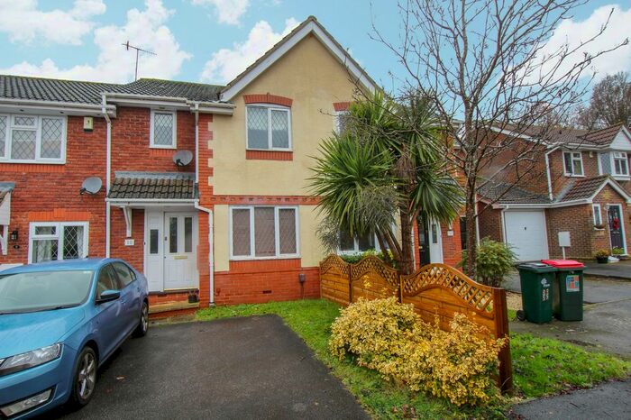 2 Bedroom Terraced House To Rent In Golding Close, Maidenbower, RH10