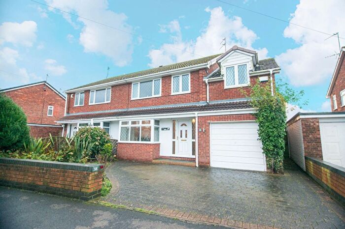 3 Bedroom Semi-detached House For Sale In Park Road, Sproatley, HU11