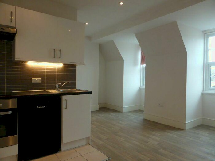 Studio To Rent In Church Road -, P11