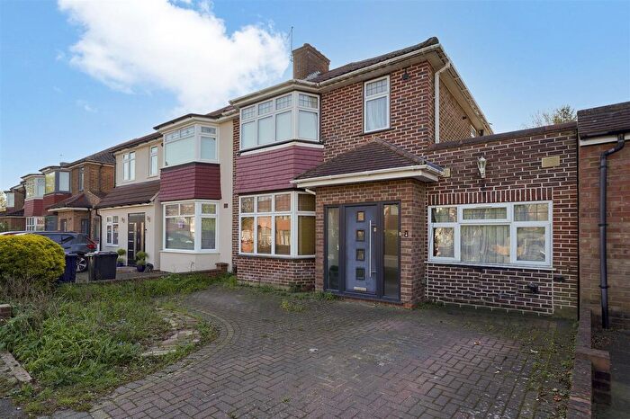 4 Bedroom Semi Detached House For Sale In Ashness Gardens, Greenford, UB6