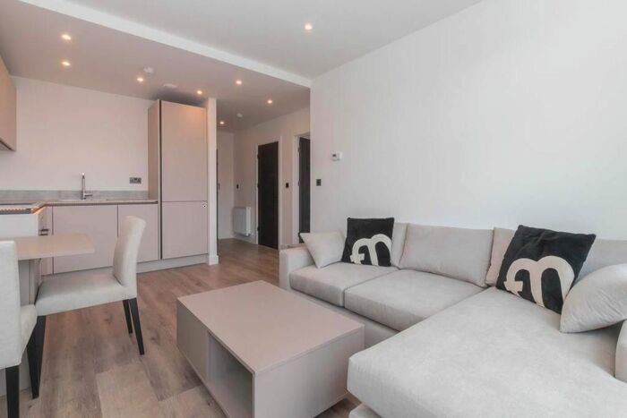 1 Bedroom Flat To Rent In Legacy Tower, Great Eastern Road, London, E15