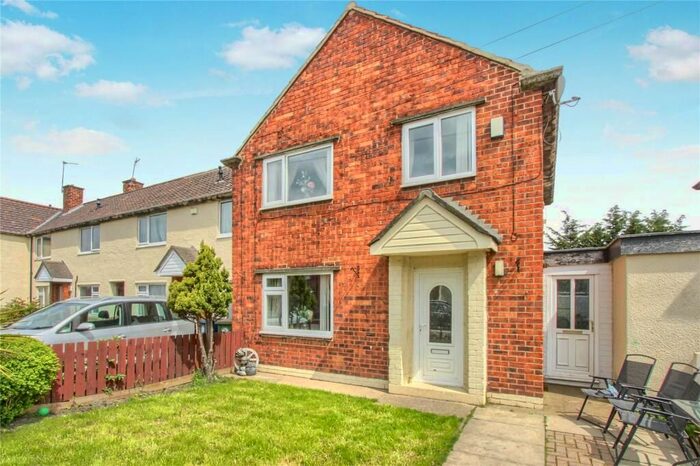 3 Bedroom End Of Terrace House To Rent In Passfield Crescent, Eston, Middlesbrough, TS6