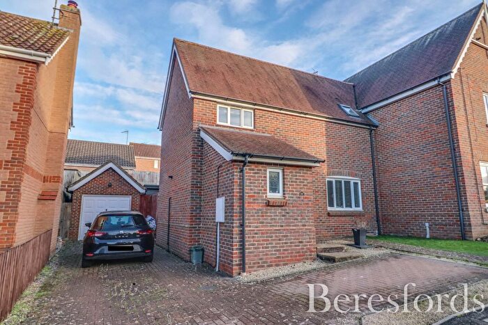 3 Bedroom Semi Detached House For Sale In Mill Park Drive, Braintree, CM7
