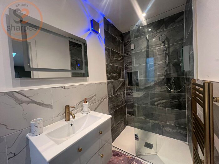 1 Bedroom Studio To Rent In Tamworth Lane, Mitcham, Surrey, CR4