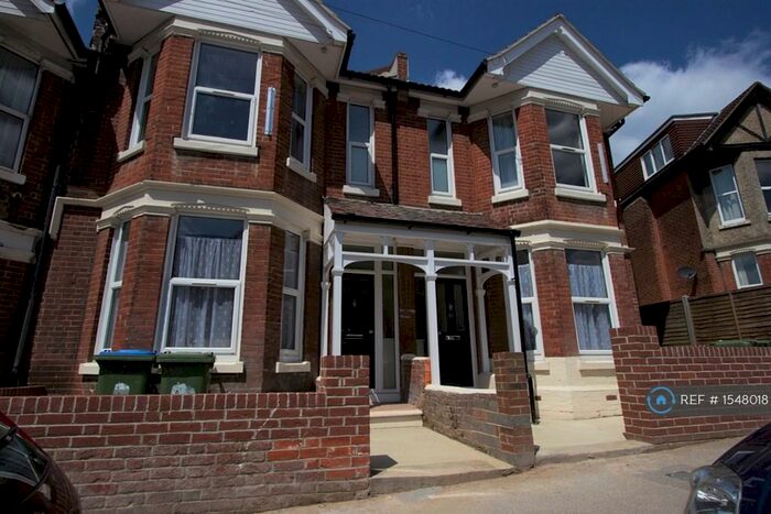 8 Bedroom Semi-Detached House To Rent In Tennyson Road, Southampton, SO17