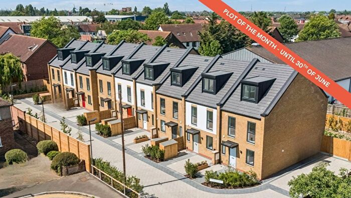 4 Bedroom Terraced House For Sale In Rowan Road, Streatham, SW16