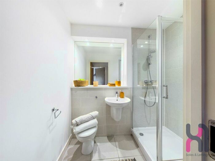 1 Bedroom Flat To Rent In The Gateway, Trafford Road, Salford, M5