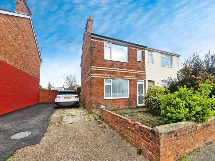 3 Bedroom Semi-Detached House For Sale In Old Wareham Road, Poole, BH12