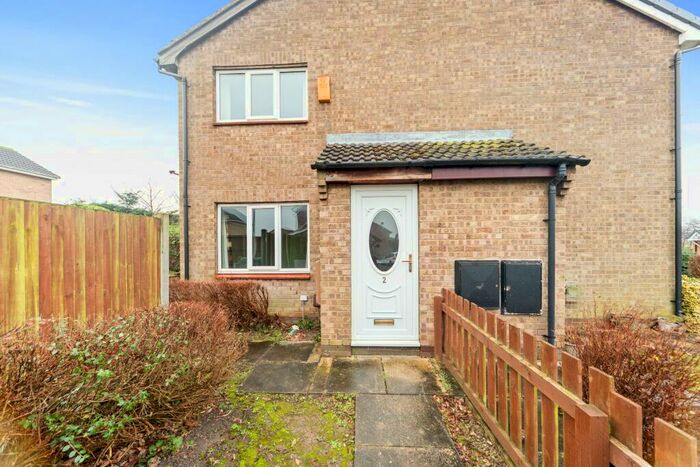 1 Bedroom Apartment To Rent In Aylesford Mount, Leeds, LS15