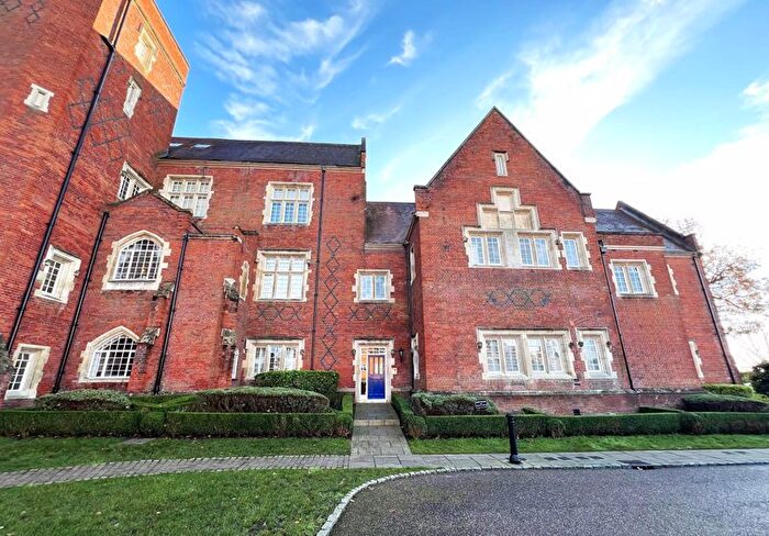 2 Bedroom Flat To Rent In The Galleries, Warley, Brentwood, CM14