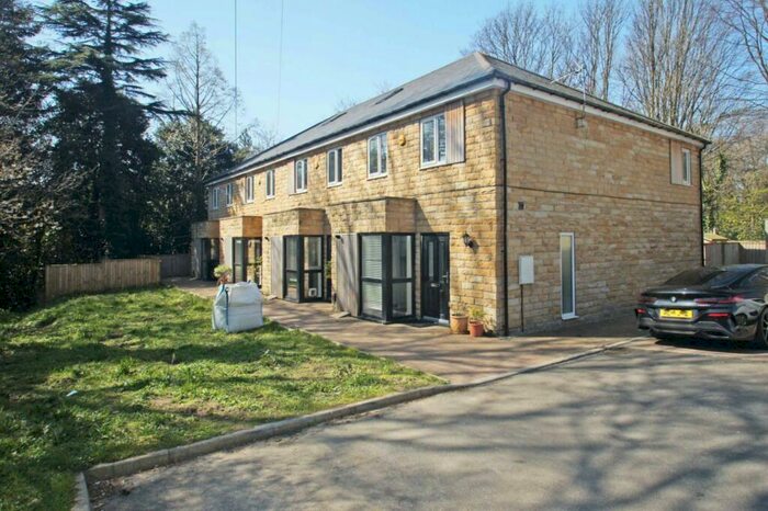 2 Bedroom House To Rent In Grosvenor Gardens, Headingley, Leeds, LS6