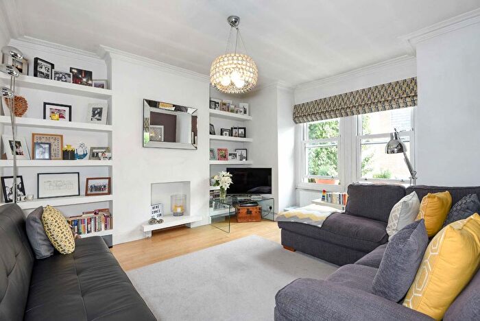 2 Bedroom Flat To Rent In Aslett Street, Earlsfield, SW18