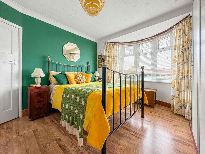 2 Bedroom Bungalow For Sale In Begonia Avenue, Gillingham, Kent, ME8