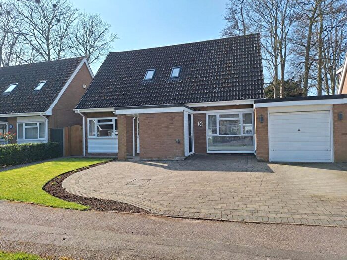 4 Bedroom Chalet For Sale In Judith Gardens, Potton, Sandy, SG19