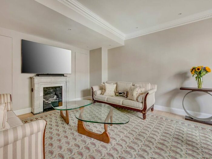 3 Bedroom Detached House To Rent In Belgrave Place, London, SW1X