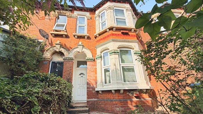 3 Bedroom Terraced House For Sale In Millbrook Road West, Southampton, SO15