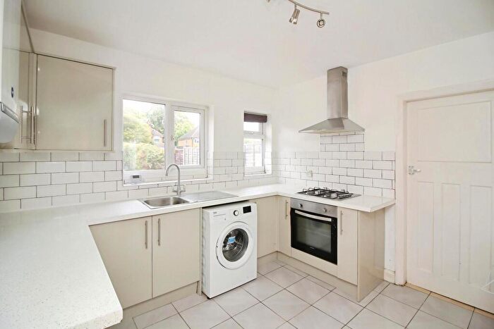 3 Bedroom Semi-Detached House For Sale In Kingston Avenue, Wigston, LE18