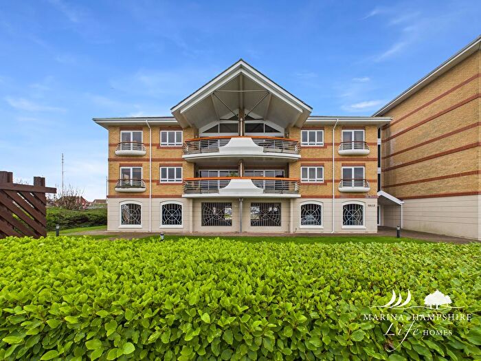 2 Bedroom Flat For Sale In Lock Approach, Port Solent, Portsmouth, PO6