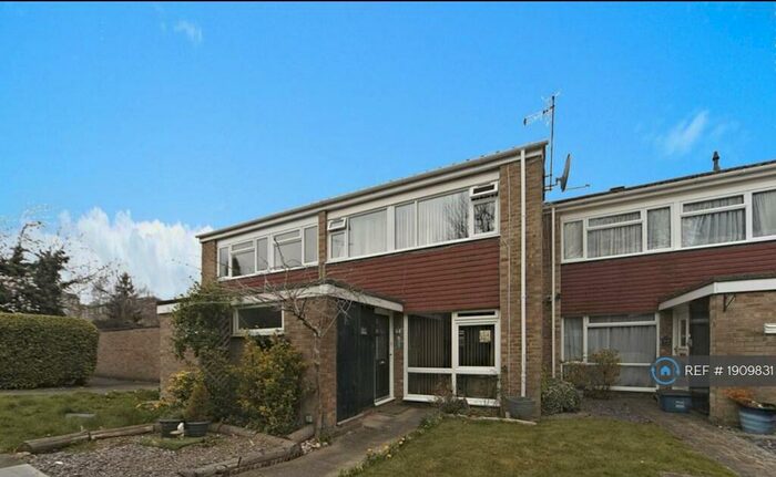 3 Bedroom Terraced House To Rent In Pixton Way, Croydon, CR0