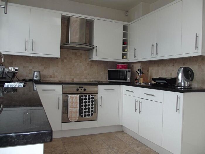 2 Bedroom House To Rent In Waltham Cross, Hertfordshire, EN8