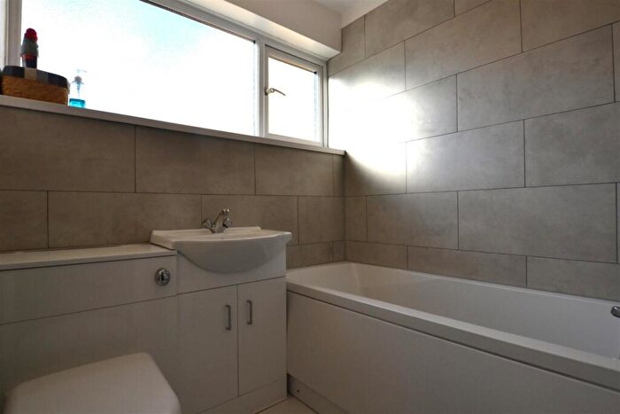 2 Bedroom Apartment For Sale In Fleet Road, Fleet, GU51
