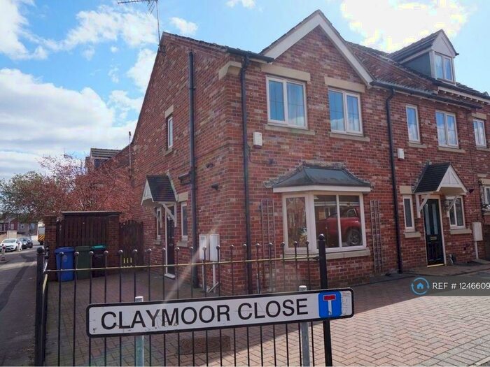 3 Bedroom End Of Terrace House To Rent In Claymoor Close, Mansfield, NG18