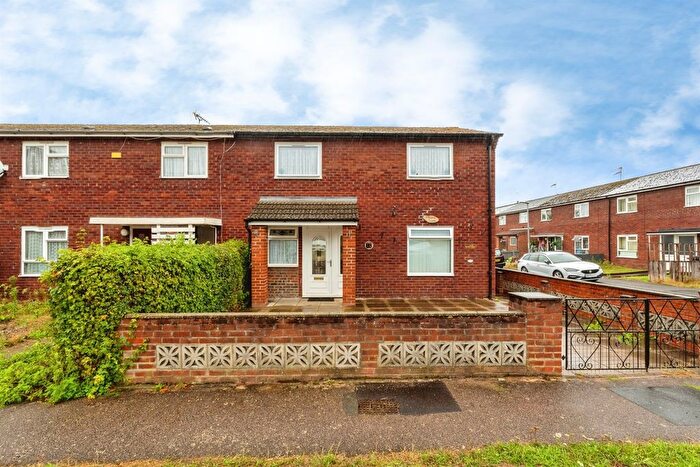 3 Bedroom End Of Terrace House For Sale In Stearne Close, Thetford, IP24